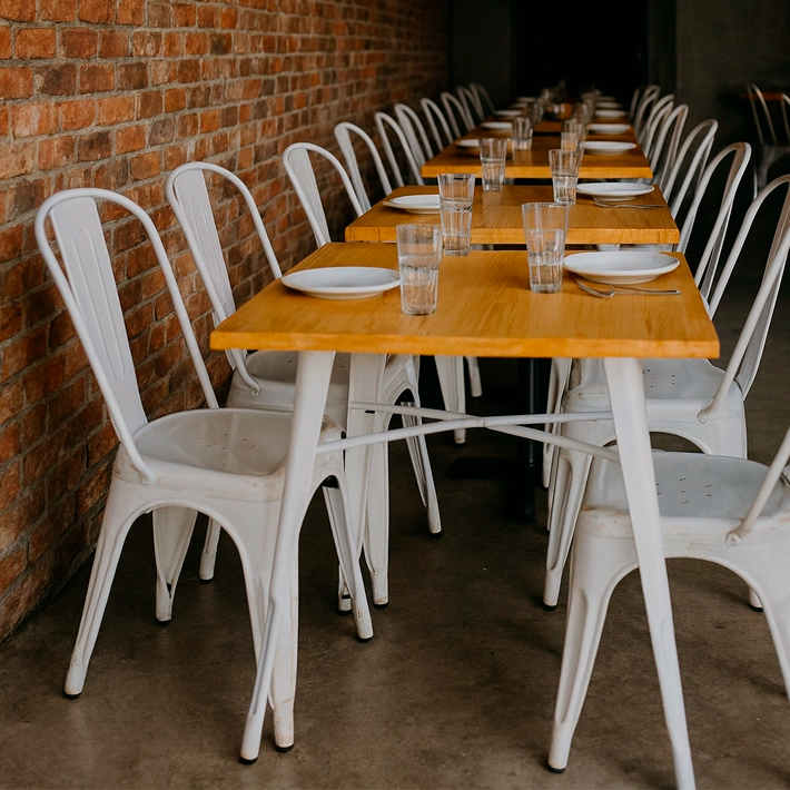 Alt Sillas Metálicas De Color Blanco Para Hostelería EME Mobiliario