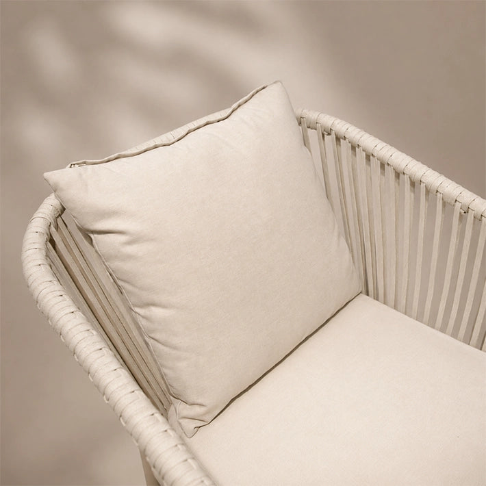 Sillon Merano fabricado en acero ideal para usar en el exterior, cojines incluidos