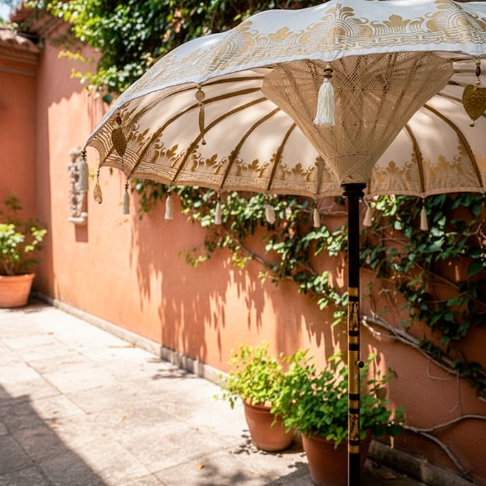 Alt Sombrilla Balinesa Decorados Oro fabricación artesanal materiales 100% naturales EME Mobiliario