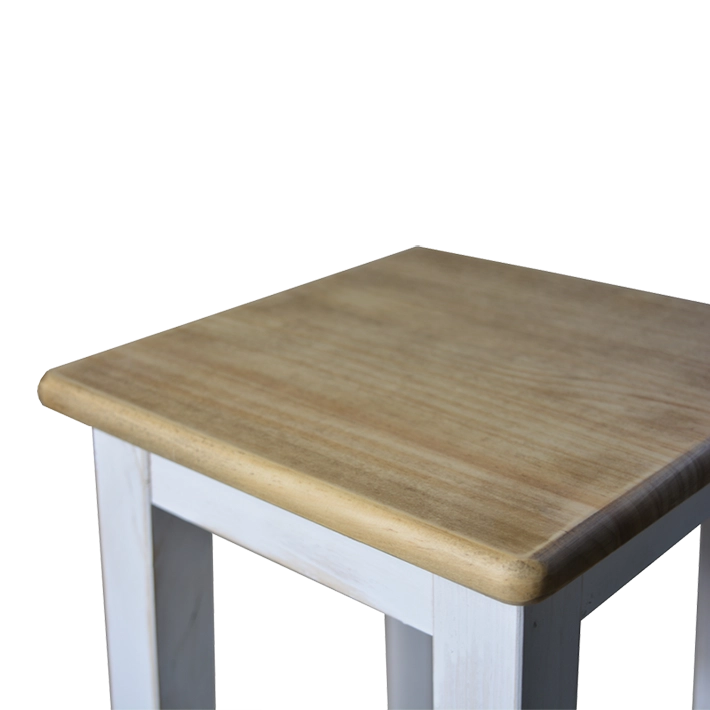 Alt Taburete Madera Blanco Natural fabricada en madera de pino con un acabado envejecido totalmente apilable ideal para eventos y hostelería EME Mobiliario