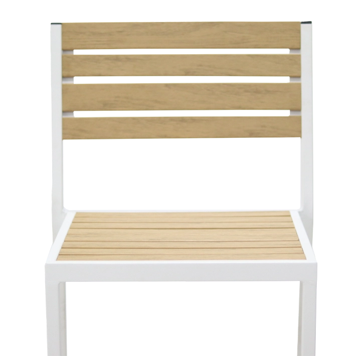 Alt Taburete Mallorca Blanco fabricado en acero, ideal para usar de forma intensiva en la terraza de un establecimiento de hostelería EME Mobiliario 