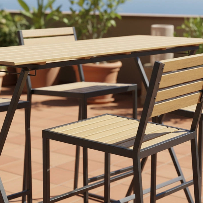 Alt Taburetes Mallorca fabricados en acero con asiento y respaldo de láminas de madera EME Mobiliario