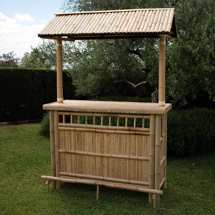 Alt Tiki Bar es una barra de bar fabricada en bambú natural con tejado ideal para usar en exterior EME Mobiliario 