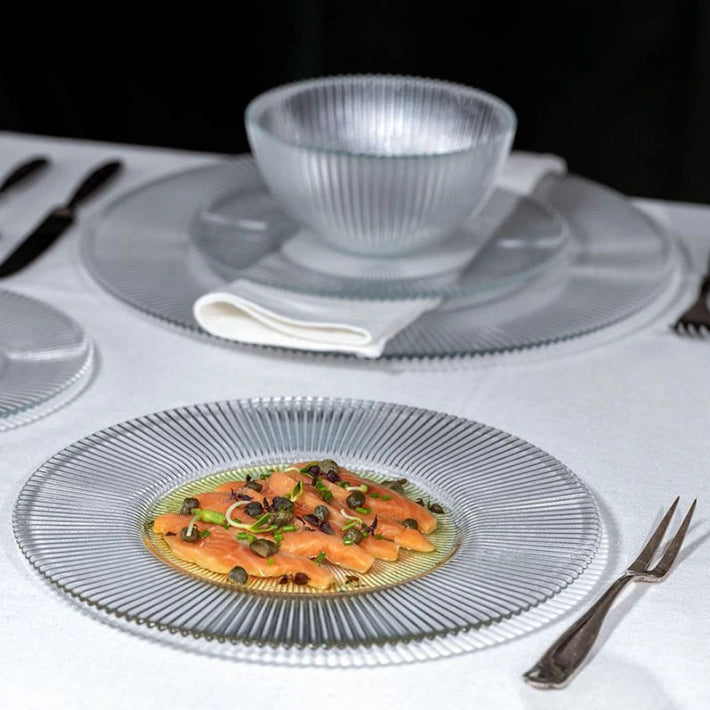 Alt Vajilla Siddi fabricadas en vidrio transparente para disfrutar de emplatados en Hostelería Y Eventos EME Mobiliario