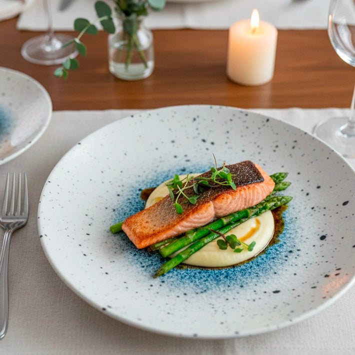 Alt Vajilla Belize con detalles azules para Restaurantes y Hostelería EME Mobiliario