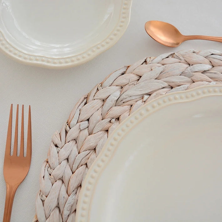 Alt Vajilla colección Florencia en color crema fabricado en gres vitrificado ideal para usar en eventos y hostelería EME Mobiliario 