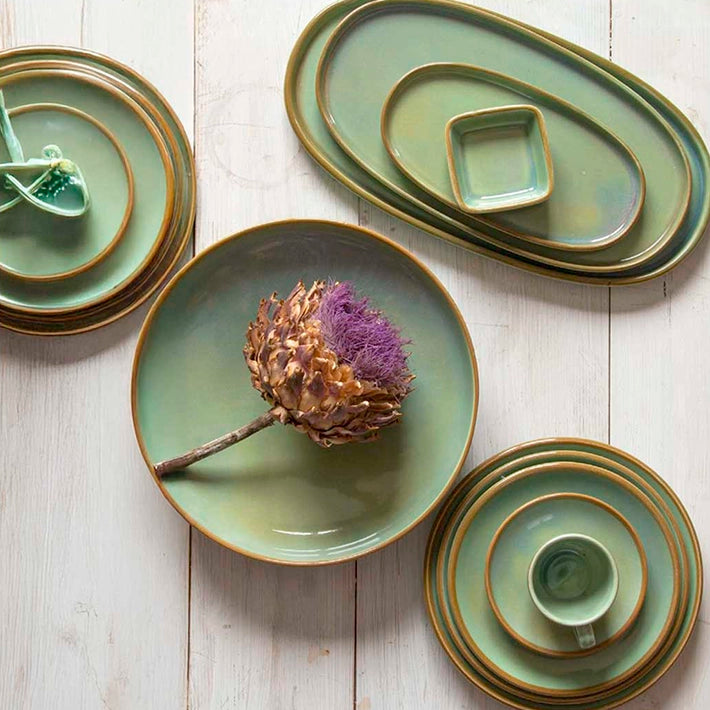 Alt Vajilla Pioli en color Verde Oliva fabricada en porcelana. Vajillas Completas. EME Mobiliario